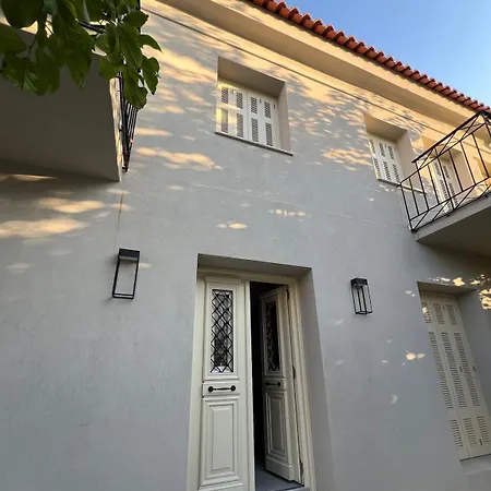 -hiddengem Nafplio- 5' Walk To Old Town Нафплион